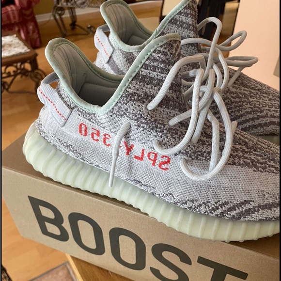 Yeezy Blue Tint Size 9.5 US Amazing Condition - Picture 1 of 4